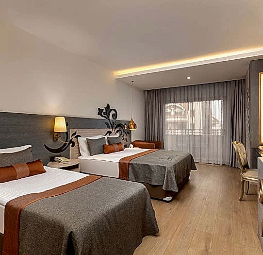 Standart Yandan Deniz Manzaralı Oda